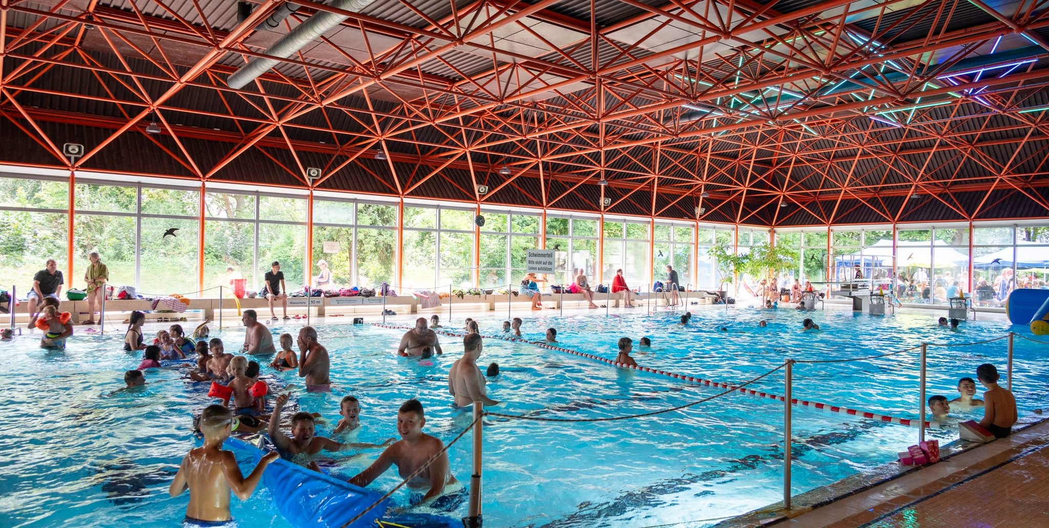 Summer festival at the Maichingen Indoor Swimming Pool