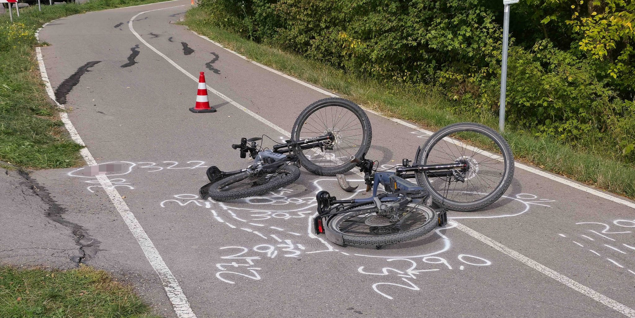 Kollision auf Radweg in Böblingen: E-Bike-Fahrer schwer verletzt