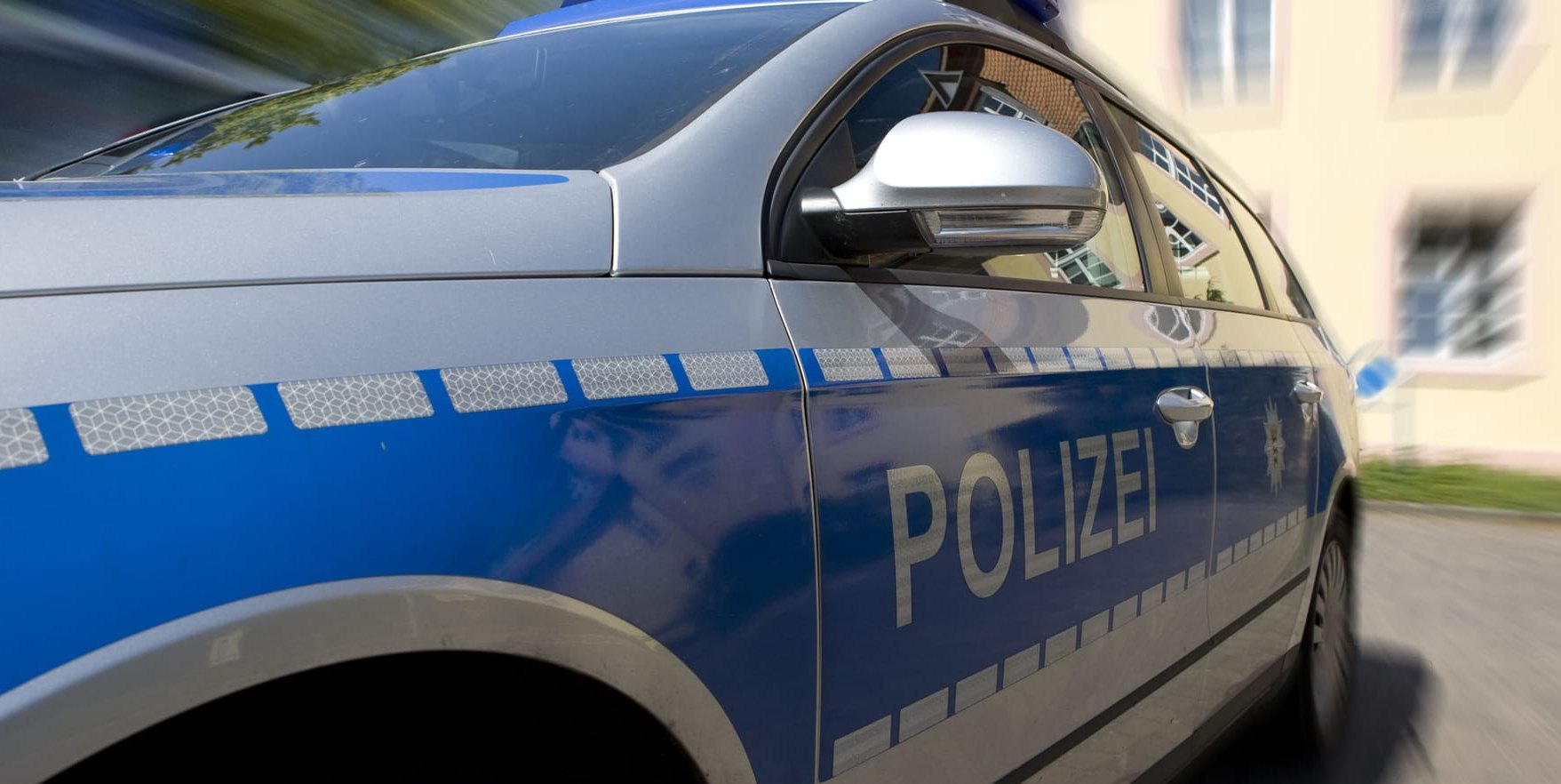 Dätzingen: Kabeltrommel rollt gegen zwei Fahrzeuge