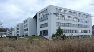 Der Hauptsitz der Bertrandt AG in Ehningen. Nach 85 Cent im Vorjahr bezahlt der Ingenieurdienstleister diesmal seinen Aktionären 1,20 Euro Dividende je Anteilsschein.