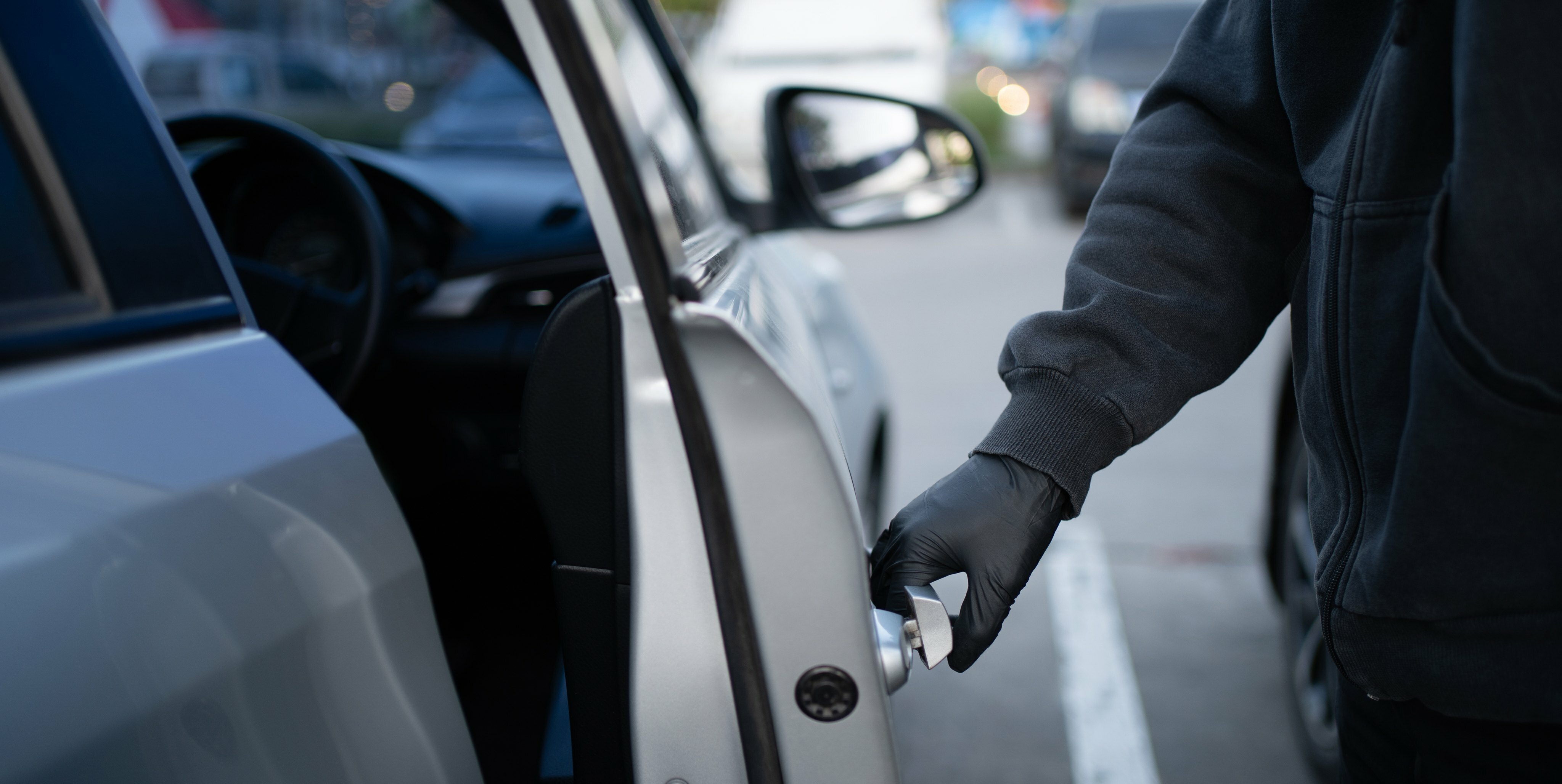 Das Fahrzeug stand in der Schwertstraße.Bild:  PBXStudio/Adobe Stock