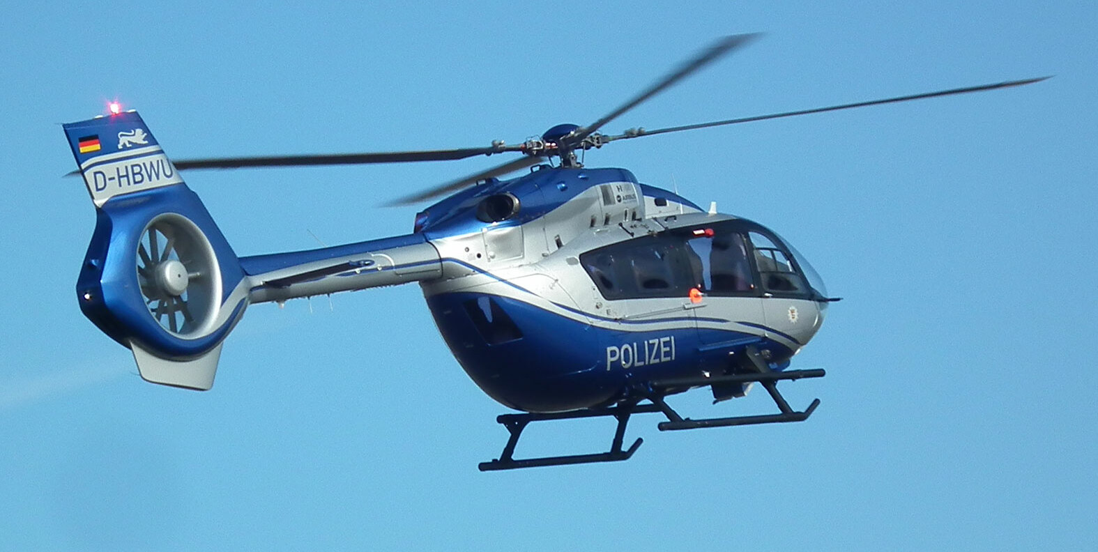 Am Freitagmittag führte die Polizei einen Übungsflug aus.