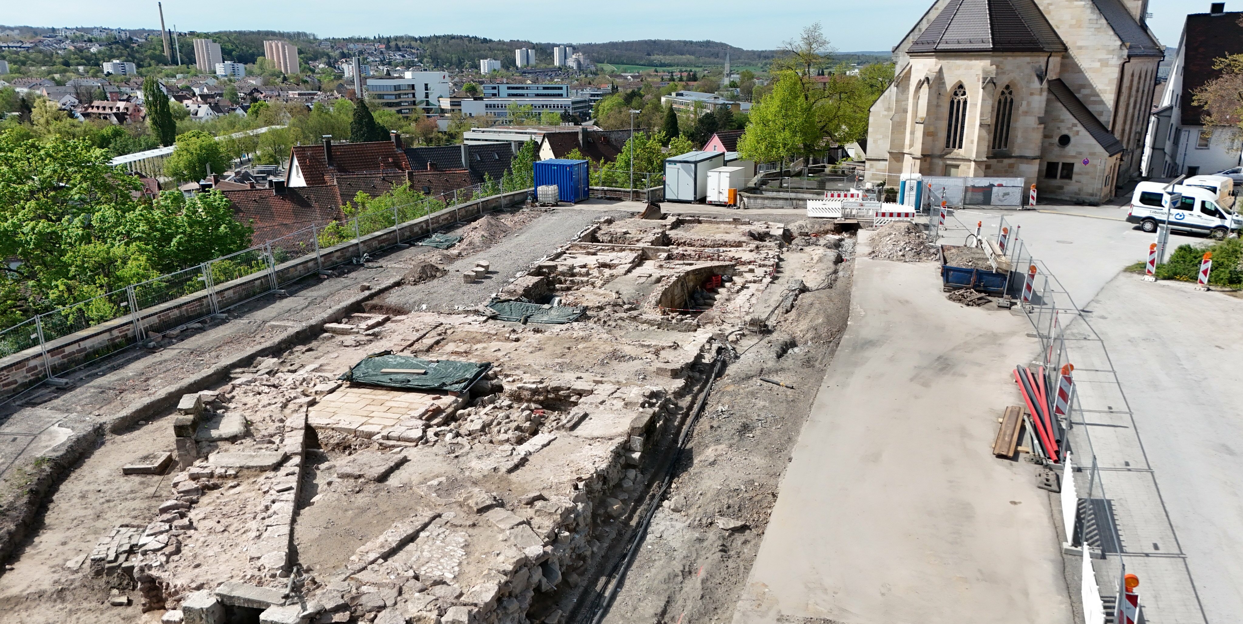 Zurzeit wird auf dem südlichen Teil des Schlossbergs gegraben. Bild: Dettenmeyer