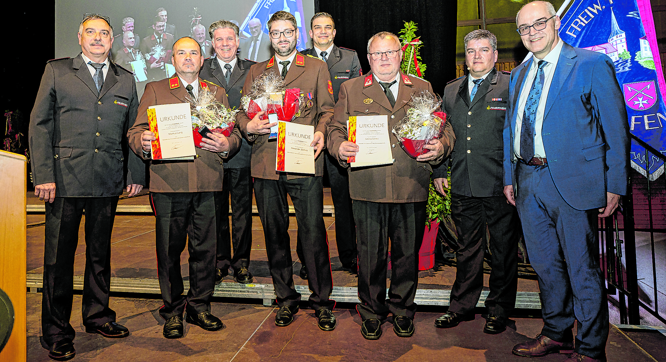 150-jähriges Jubiläum - Viel Lob für die Feuerwehr Grafenau ...