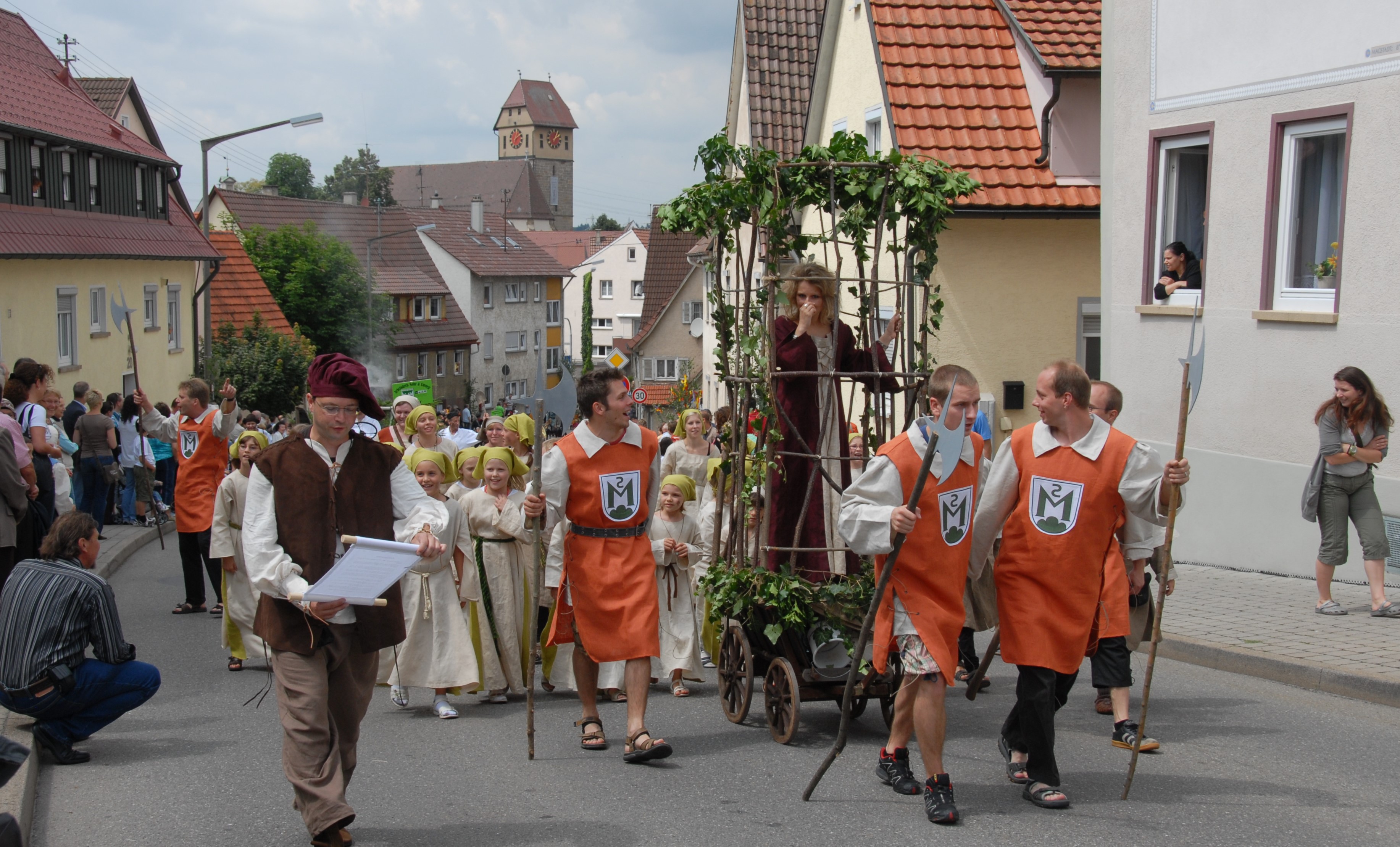 Die 900-Jahr-Feier 2010 mit dem Festumzug – hier stellten die Magstadter Turner dar, wie eine Hexe zum Scheiterhaufen geführt wird – gehört zu den Höhepunkten, die im neuen Heimatfilm berücksichtigt werden sollen.