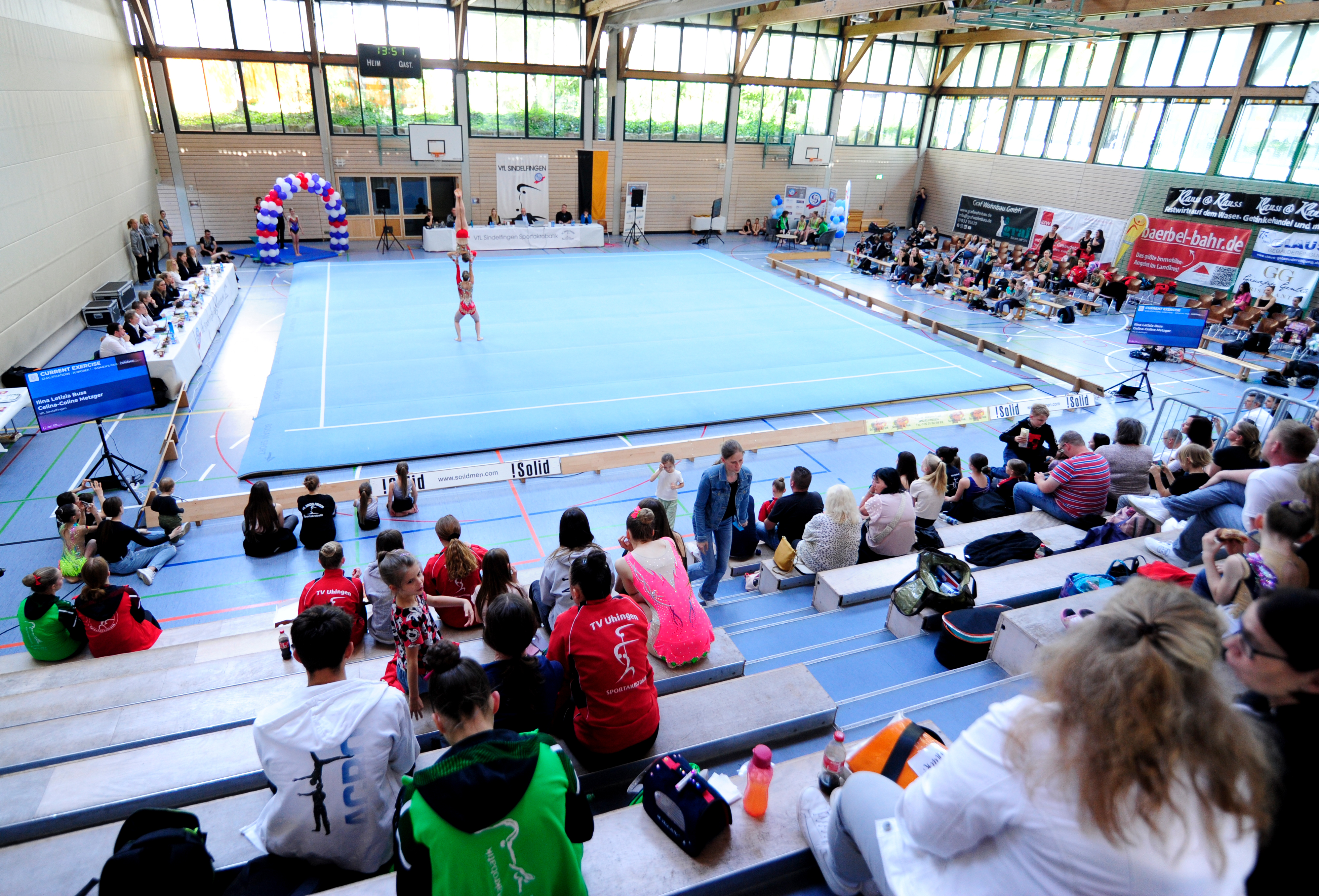 Die Sindelfinger Sporthalle Stadtmitte war beim Wttkampf der Sportakrobaten sehr gut besucht. Bild: photostampe