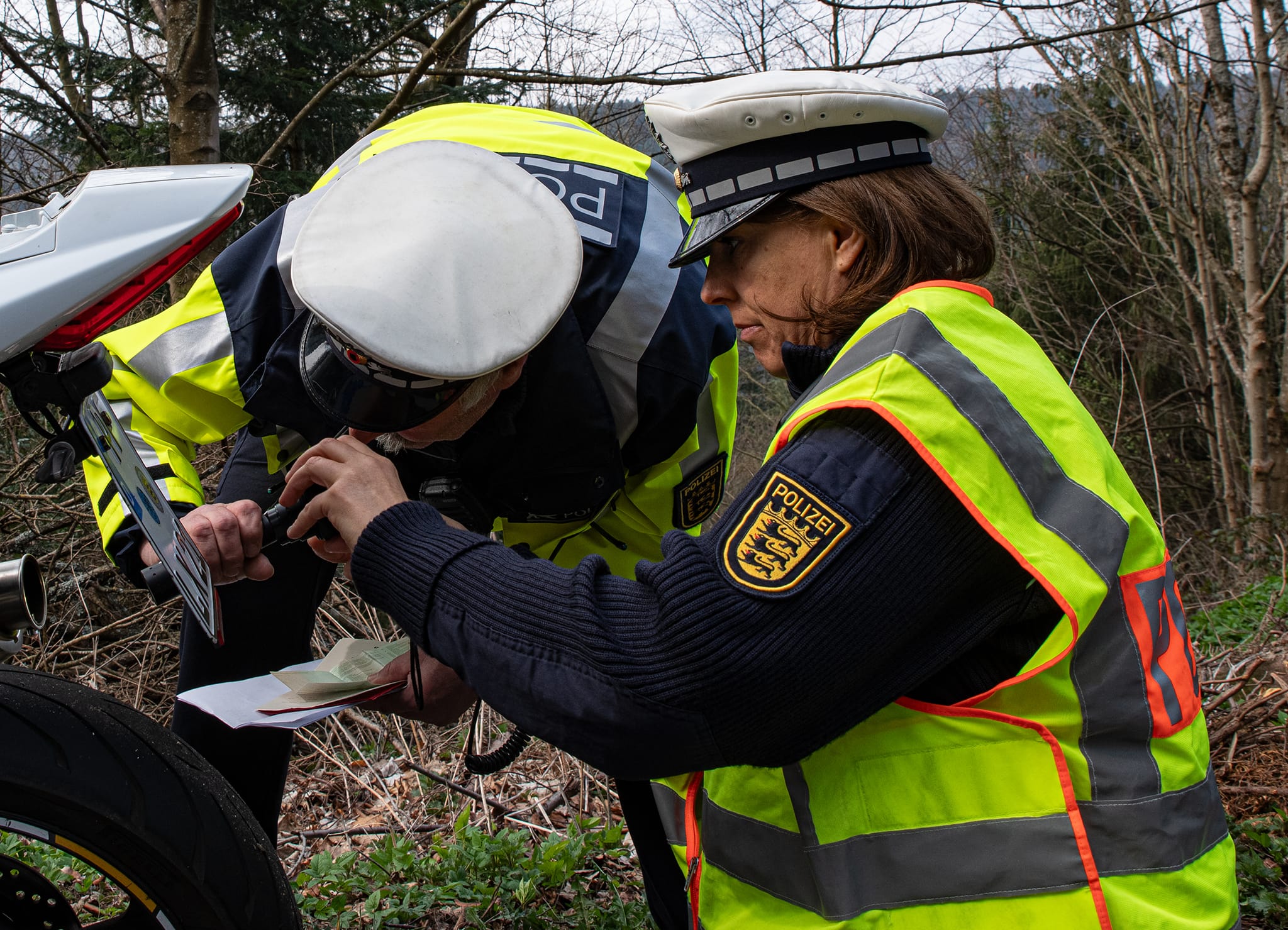 Eine Polizeikontrolle in Grafenau. Die Beamten mussten im letzen Jahr 44 Unfälle aufnehmen.