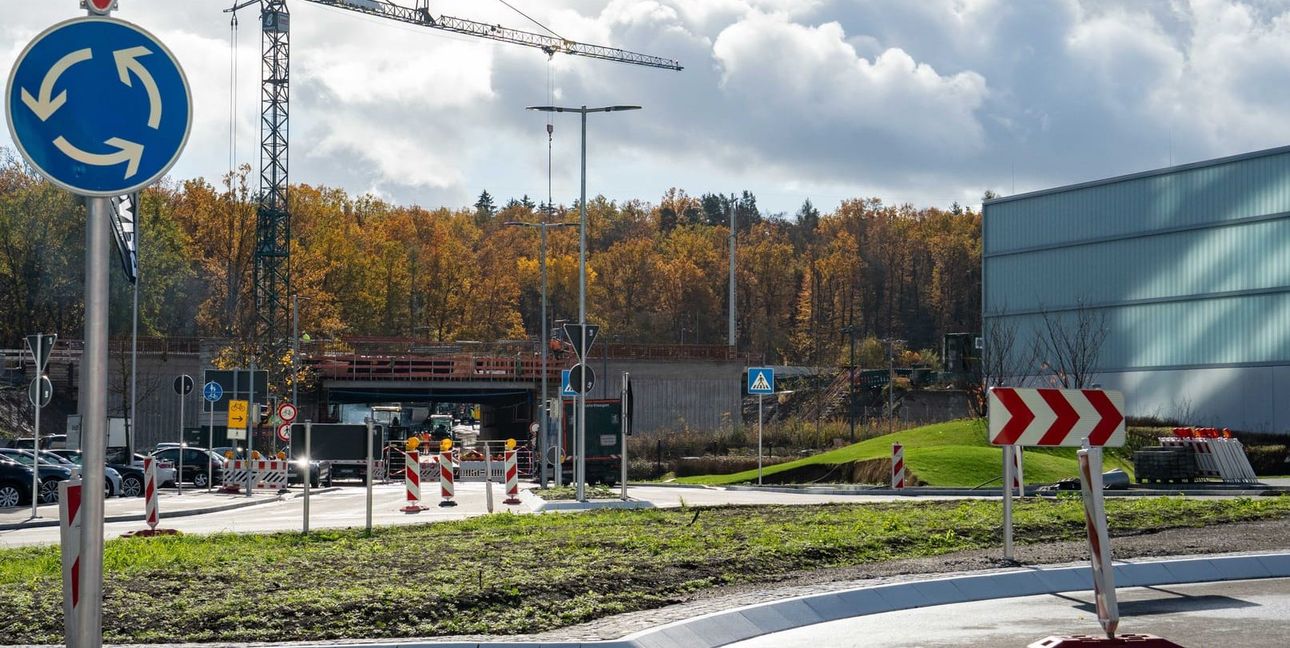 Bald geht‘s wieder durch die Unterführung.