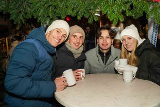 Vorweihnachtliche Stimmung auf dem Sindelfinger Marktplatz.