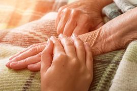 Der Welthospiztag will für die Themen Hospizarbeit, Palliativversorgung und Trauerbegleitung sensibilisieren.
