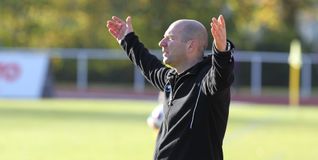 Niko Koutroubis freut sich auf die EM der Frauen in der Schweiz und traut der deutschen Mannschaft auch den Titel zu.