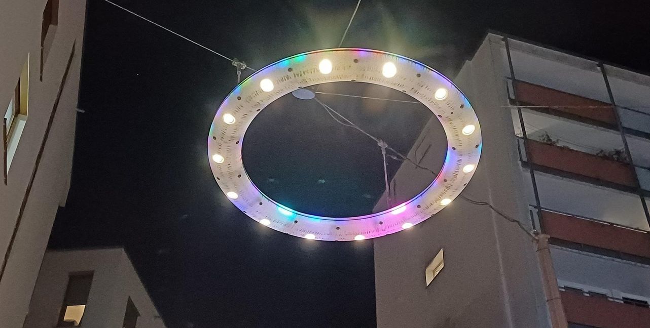 Die Lichtringe können in verschiedenen Farben leuchten.