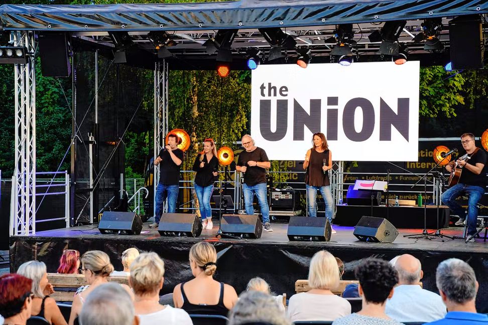 Nach elf Jahren Pause sind „The Union“ in Sindelfingen bei „Kultur im Freien“ auf dem Glaspalast-Parkplatz wieder aufgetreten.           Bild: Dettenmeyer