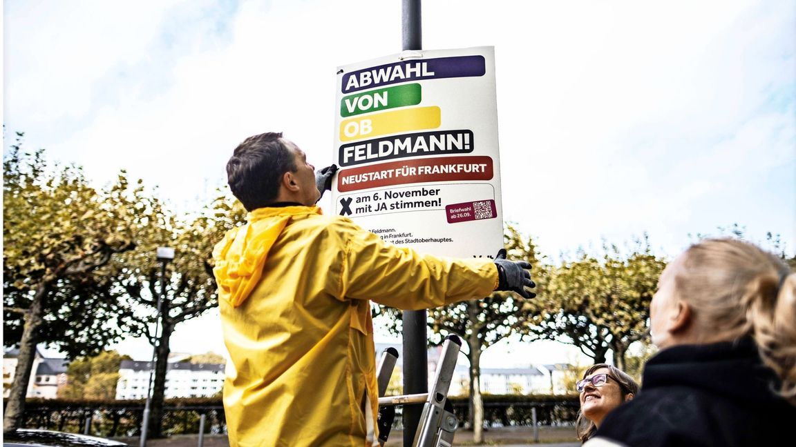 In Frankfurt stimmten   2022 mehr als 95 Prozent der Wähler dafür, dass OB Peter Feldmann das Rathaus  verlassen musste.