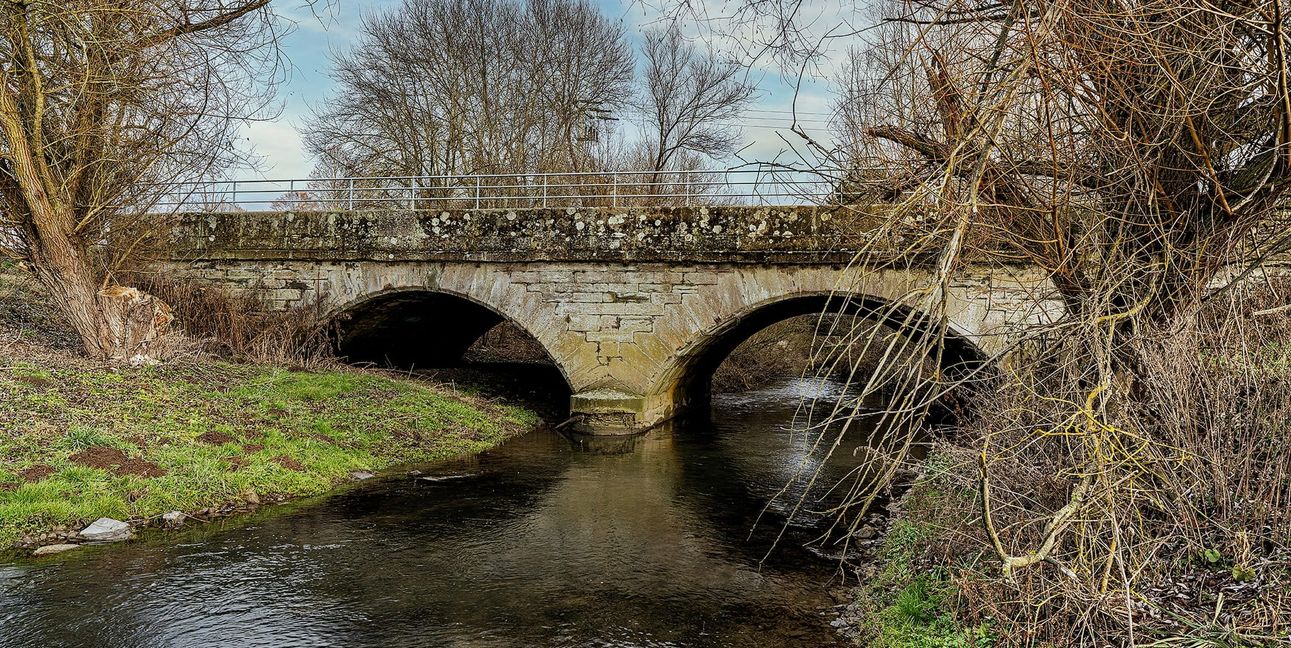 Die Brücke über die Würm bei der Wiesengrundhalle in Grafenau befindet sich in einem schlechten Zustand und muss saniert werden.