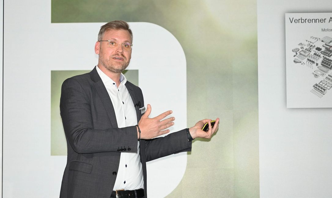 Dr. Alexander Kohs, bei Bertrandt für den Einsatz von KI zuständig, hält es für möglich, dass verschiedene KI-Modelle einmal miteinander reden.