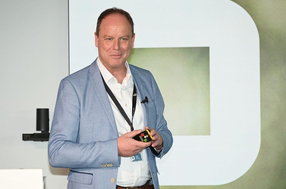 Markus Brandes, Senior Partner der IBM, berichtete, der Technologiekonzern habe mit KI in den vergangenen beiden Jahren 3,5 Milliarden US-Dollar eingespart.