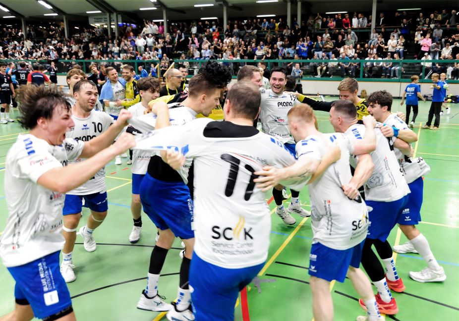 Der Jubel war groß nach dem umkämpften Sieg gegen Herrenberg bei den Verbandsliga-Handballern der HSG Böblingen/Sindelfingen. Bild: photostampe