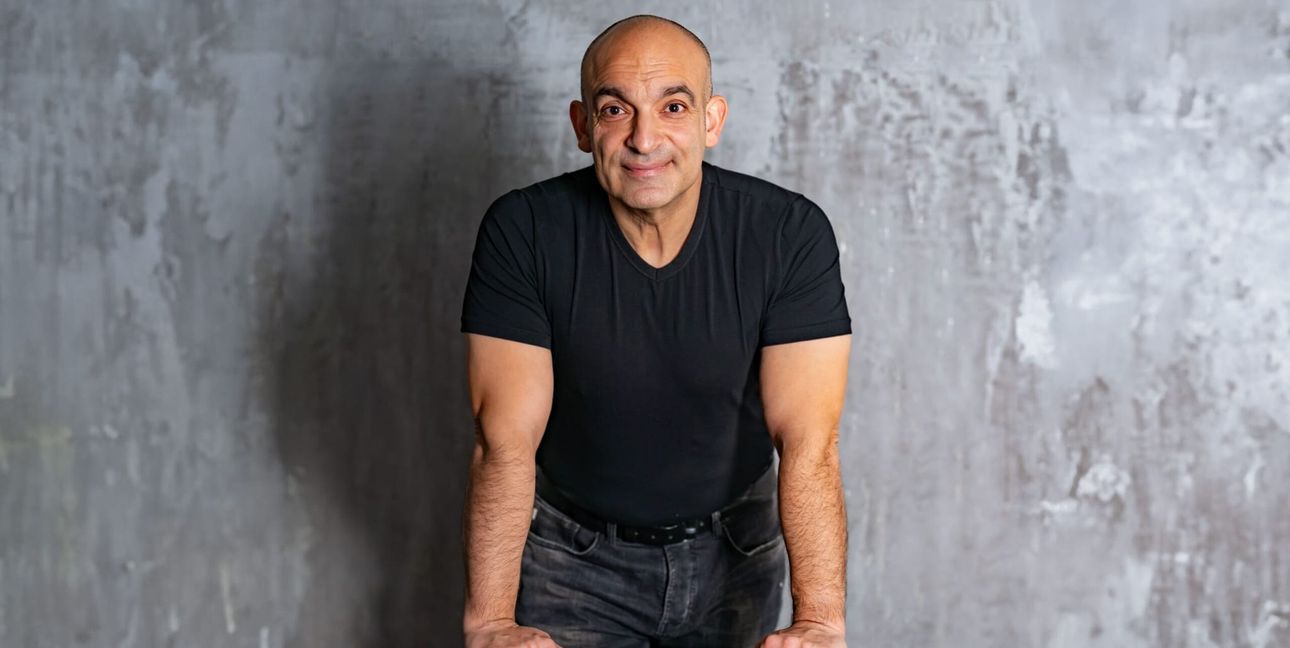 Django Asül tritt am Freitag in Böblingen auf.