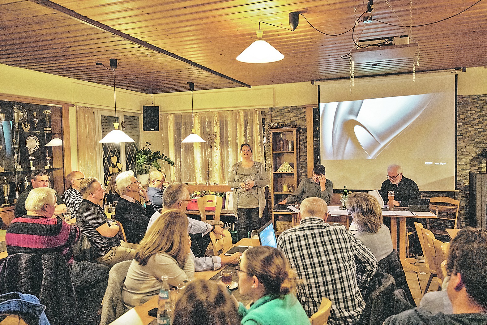 Melanie Zahn bei ihrer Vorstellung auf der Hauptversammlung des TSV Grafenau. Die 42-Jährige wurde anschließend zum neuen Sportvorstand gewählt.  Bild: Richter