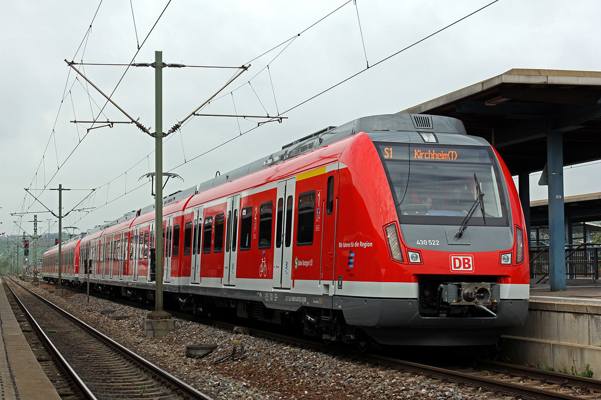 Auf dem Herrenberger Bahnhof attackierte der 24-Jährige die beiden Kontrolleure. Bild: z