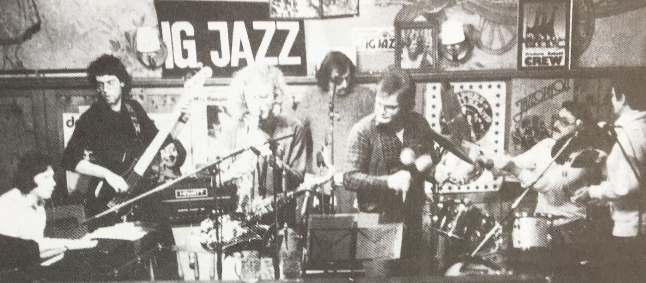 Die Jazzrock-Band Baobab bei einem Auftritt 1978 im Stuttgarter Sudhaus (von links Joachim Pflieger, Michael Radtke, Karl-Heinz Huschka, Helmut Kristmann, Uwe Zaiser, Dieter Kauffmann und Beatrice Mathé).   Bild: IG Jazz/ Archiv P. Bausch