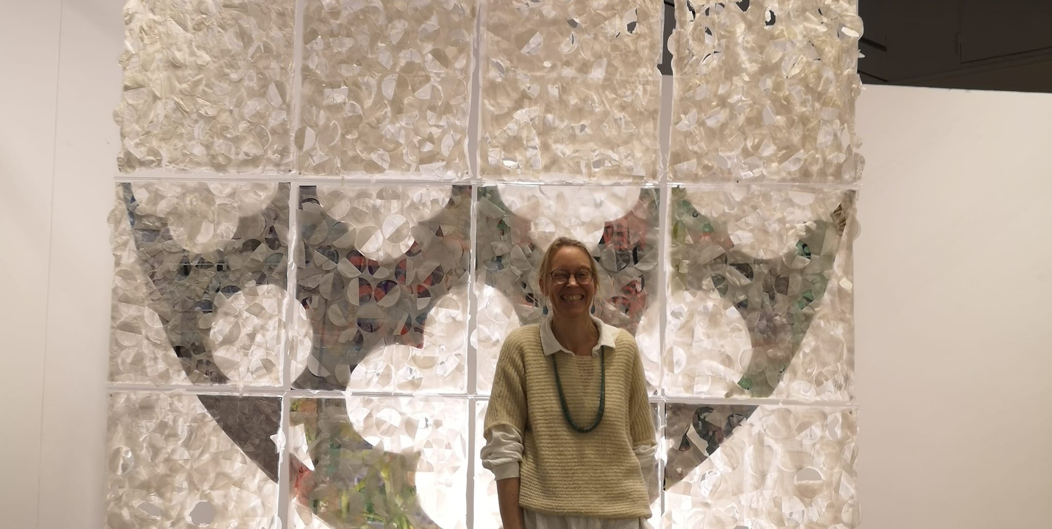 Christina Wilfert-Stegmüller bei der Vernissage ihrer Ausstellung im Sindelfinger Oberlichtsaal.