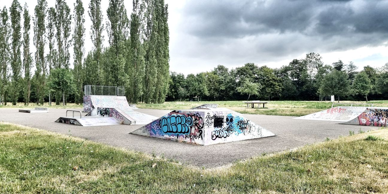 Der Skatepark am Baumoval ist in die Jahre gekommen und braucht dringend Erneuerung, Erweiterung und Ersatz. Bild: Hamann