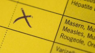 Seit der Einführung der Masernimpfpflicht 2019 ist die Impfquote dem RKI zufolge gestiegen (Archivbild).