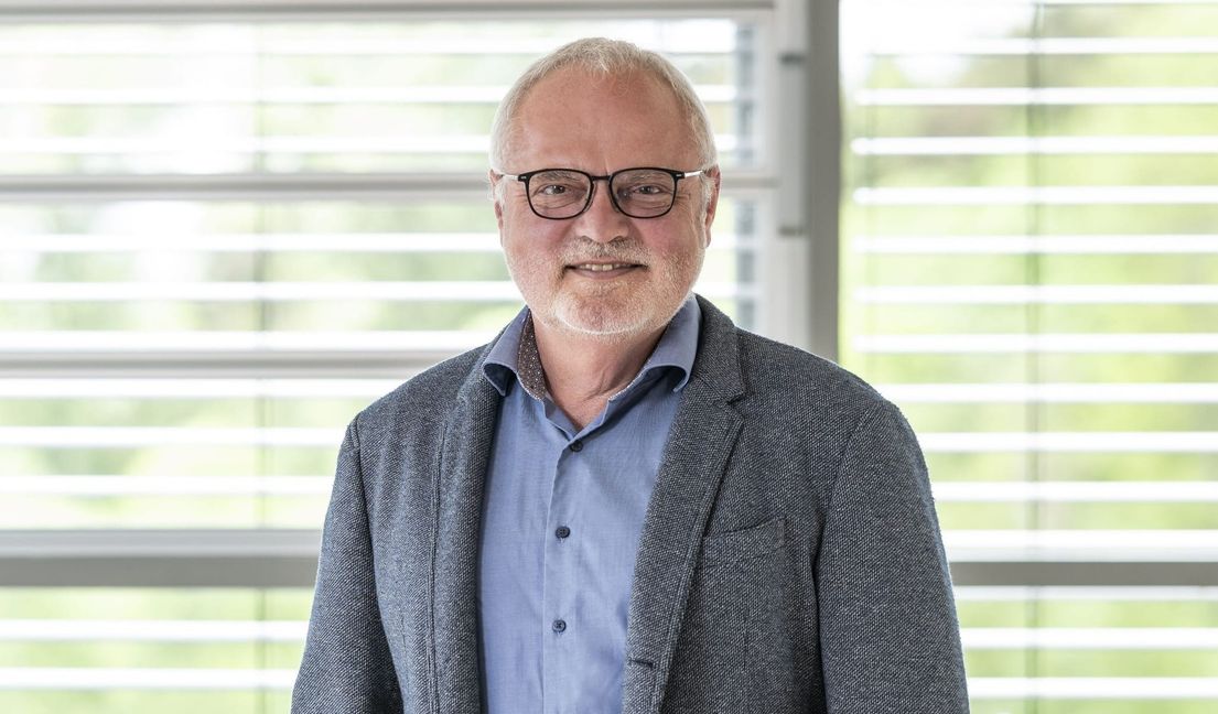 Dr. Karl Peter Hoffmann.