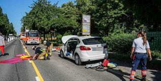 Die Fahrerin des BMW wurde leicht verletzt ins Krankenhaus gebracht.