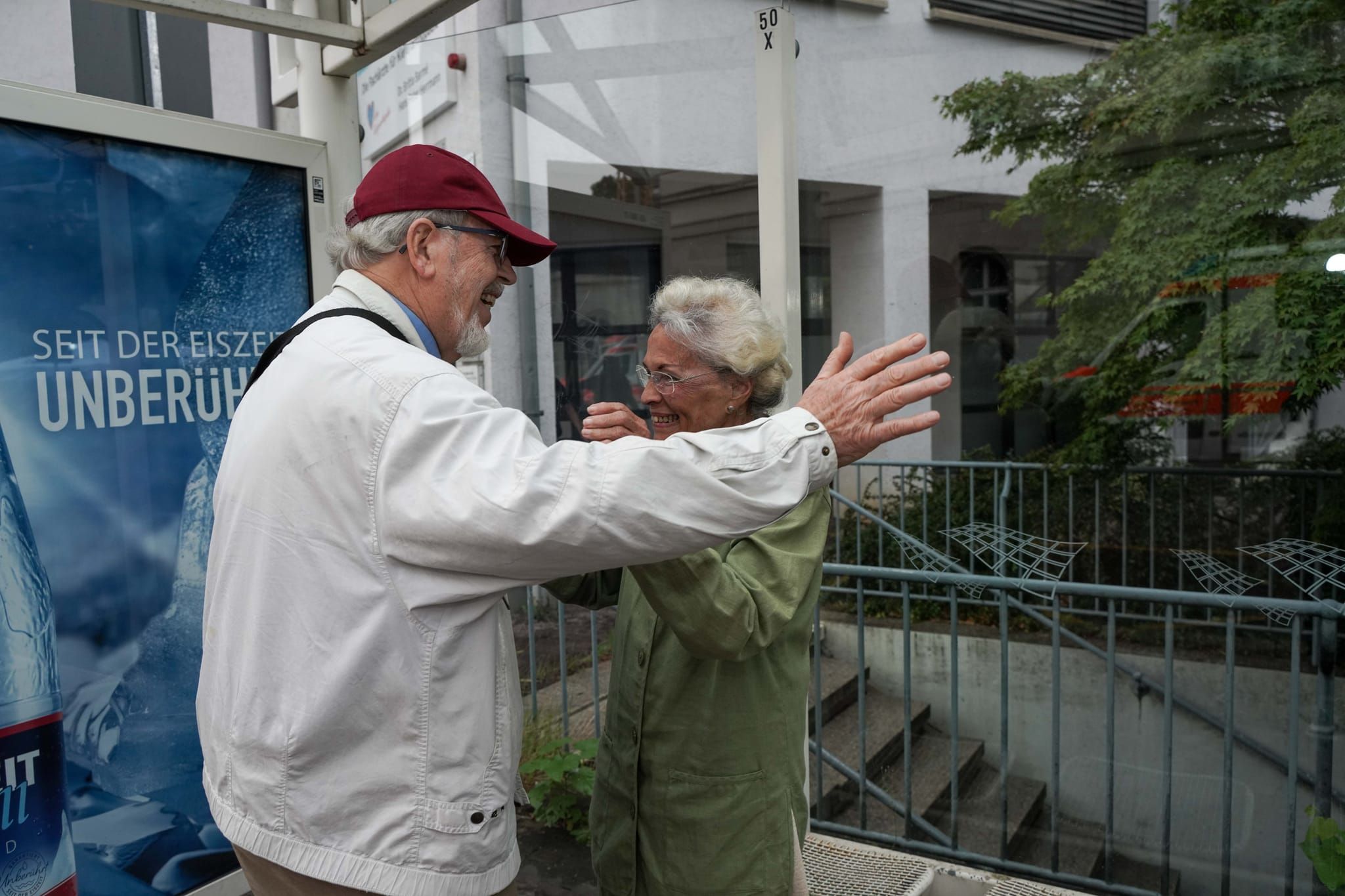 Zum Abschluss der Biennale feierten die Menschen vor dem Rathaus.