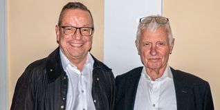 Die Stiftungsräte Nicolai Matthiessen (links) und Egon Pekath kamen zum Bericht über die Bürgerstiftung in die Gemeinderatsitzung.Bilder: Richter