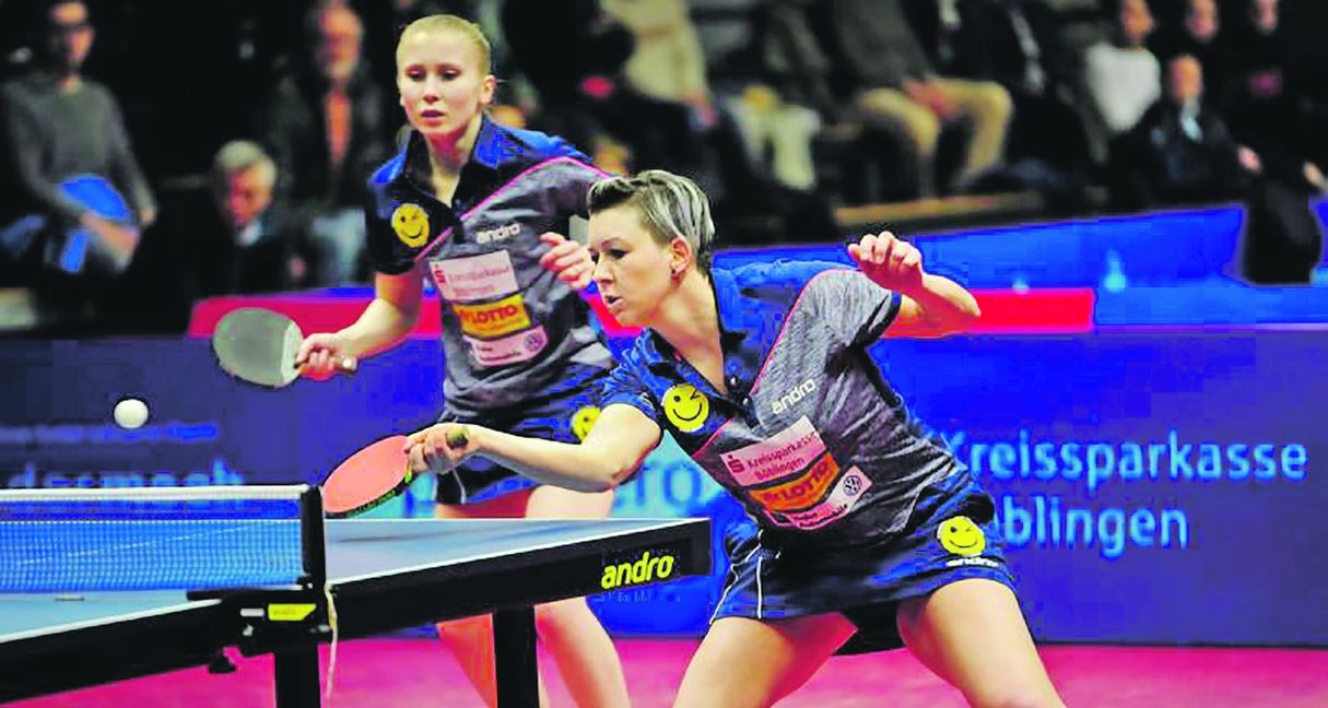 Julia Kaim (links) und Theresa Kraft zogen den Kürzeren. Bild: automotorart