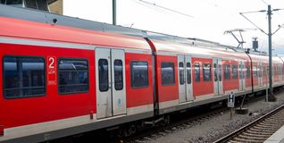 Im Sommer müssen Pendler auf den Schienenersatzverkehr umsteigen, wenn die S-Bahn-Stammstrecke gesperrt ist. 	Bild: Dettenmeyer