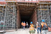 Die Sindelfinger Feuerwehr übte gemeinsam mit der Böblinger Feuerwehr den Ernstfall: In der südlichen Tunnelröhre ist ein Feuer ausgebrochen. Sie müssen den Brand löschen und die Personen im Tunnel suchen und retten.