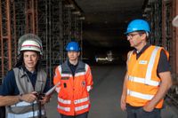 Die Sindelfinger Feuerwehr übte gemeinsam mit der Böblinger Feuerwehr den Ernstfall: In der südlichen Tunnelröhre ist ein Feuer ausgebrochen. Sie müssen den Brand löschen und die Personen im Tunnel suchen und retten.