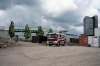 Die Sindelfinger Feuerwehr übte gemeinsam mit der Böblinger Feuerwehr den Ernstfall: In der südlichen Tunnelröhre ist ein Feuer ausgebrochen. Sie müssen den Brand löschen und die Personen im Tunnel suchen und retten.