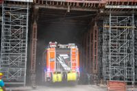 Die Sindelfinger Feuerwehr übte gemeinsam mit der Böblinger Feuerwehr den Ernstfall: In der südlichen Tunnelröhre ist ein Feuer ausgebrochen. Sie müssen den Brand löschen und die Personen im Tunnel suchen und retten.