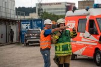 Die Sindelfinger Feuerwehr übte gemeinsam mit der Böblinger Feuerwehr den Ernstfall: In der südlichen Tunnelröhre ist ein Feuer ausgebrochen. Sie müssen den Brand löschen und die Personen im Tunnel suchen und retten.