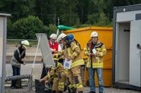 Die Sindelfinger Feuerwehr übte gemeinsam mit der Böblinger Feuerwehr den Ernstfall: In der südlichen Tunnelröhre ist ein Feuer ausgebrochen. Sie müssen den Brand löschen und die Personen im Tunnel suchen und retten.