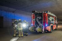 Die Sindelfinger Feuerwehr übte gemeinsam mit der Böblinger Feuerwehr den Ernstfall: In der südlichen Tunnelröhre ist ein Feuer ausgebrochen. Sie müssen den Brand löschen und die Personen im Tunnel suchen und retten.