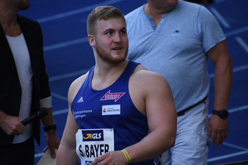 Kugelstoßer Simon Bayer will in Braunschweig nur starten, wenn er seine Rückenprobleme auskuriert hat.