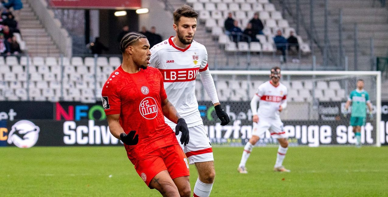 Der Sindelfinger Eliot Bujupi saß am Samstag in Großaspach, wo die zweite Mannschaft der Weiß-Roten ihre Heimspiele austrägt, nur auf der Tribüne. Bild: Eibner