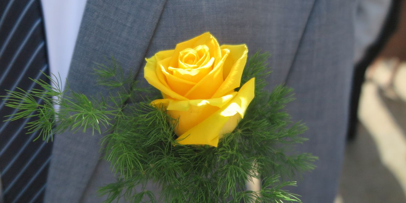 Eine gelbe Rose für die Jüngsten aus dem Jahrgang 1969. Bild: Groß