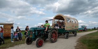 Planwagenfahrten gehört mit zum Programm.Bild: Nüßle