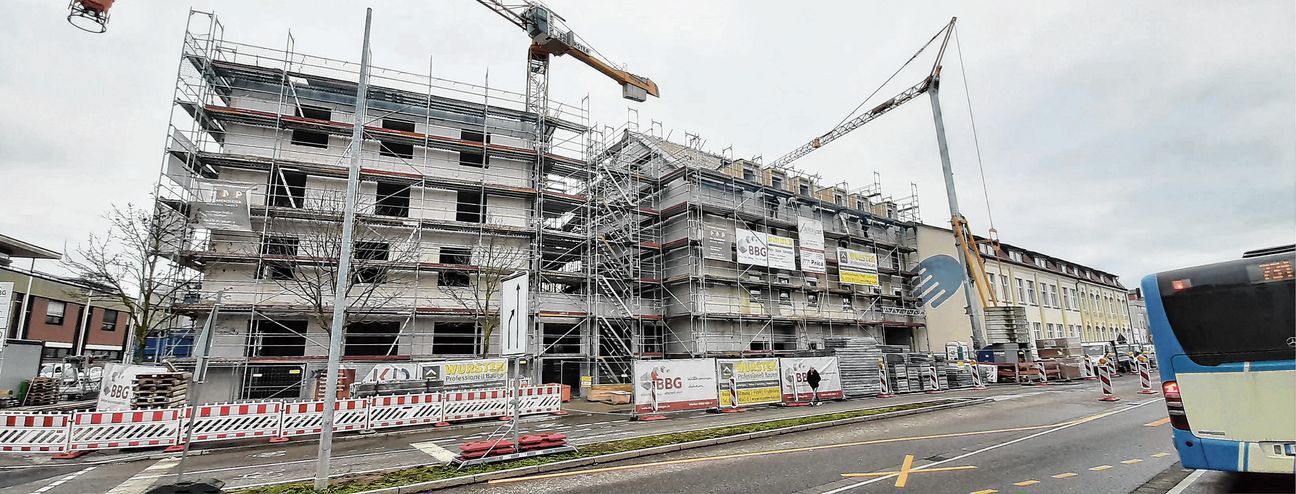 Im rechten Gebäudeteil entsteht das Hospiz.