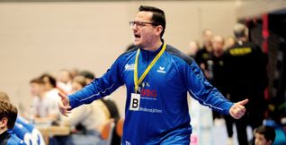 Tobias Petri, der aktuell die zweite Mannschaft in der Landesliga betreut, wird Co-Trainer von Vito Cece. Der wiederum beerbt seinen Bruder Marco als Chefcoach.