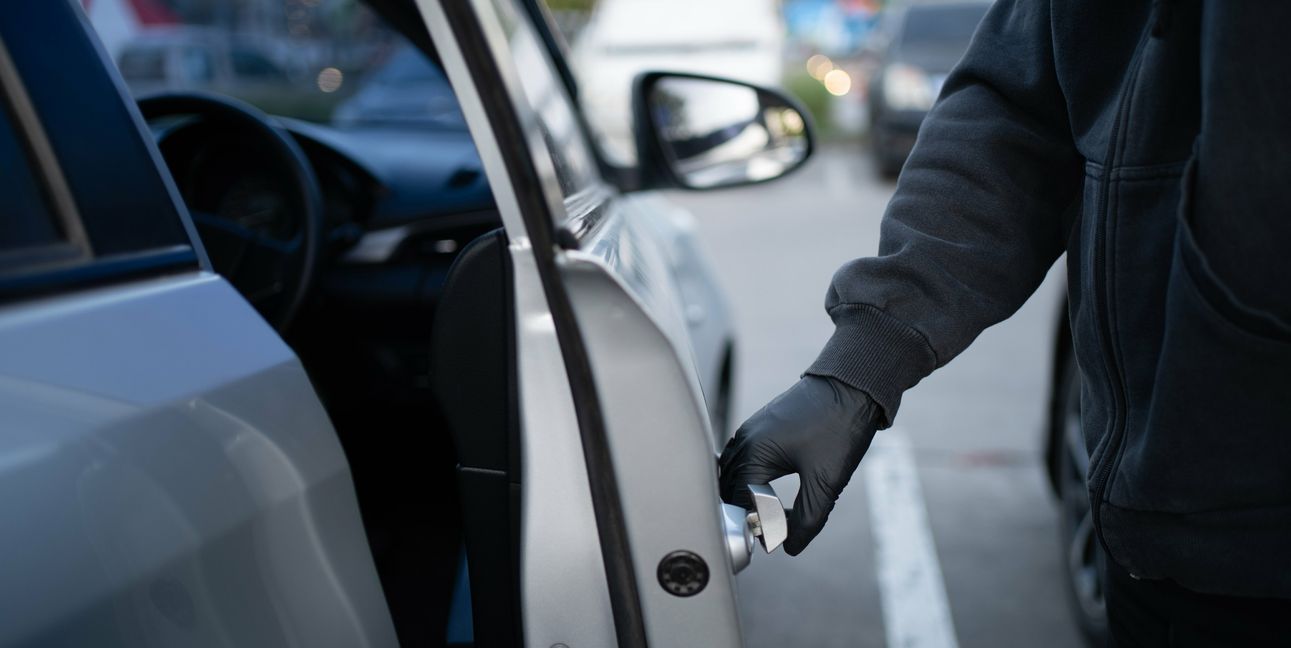 Das Fahrzeug stand in der Schwertstraße.Bild:  PBXStudio/Adobe Stock