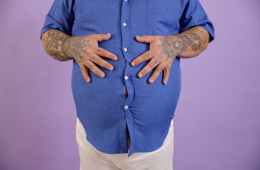 Bauchfett wirkt sich auf das Risiko bei einer Coronaerkrankung stärker aus, als wenn man an anderen Stellen ein paar Kilos zu viel hat.